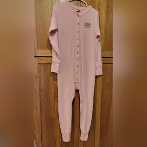 Sportsmans Warehouse Womens 1 Piece Pajamas. Size Large